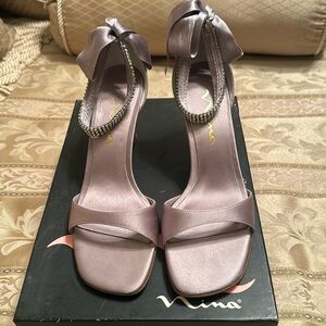 Ladies Nina lavender heels. Brand new never worn. Six 7.5